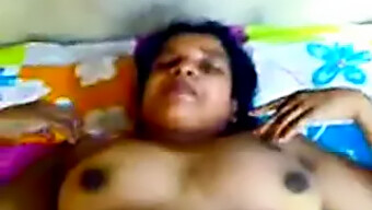 Tía De Sri Lanka Placer Oral Casero Con Chico Ébano