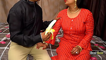 Indian Amateur Jija Sali Gives A Sloppy Blowjob And Gets Fucked With A Banana